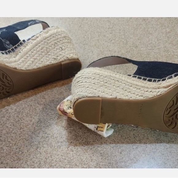Taryn Rose Navy Floral Espadrille Wedges - Picture 7 of 8